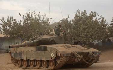 Izraelski czołg w pobliżu Strefy Gazy
