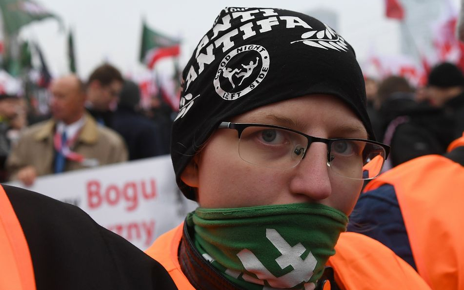 AP: Na marszu krzyczano "USA, imperium zła"