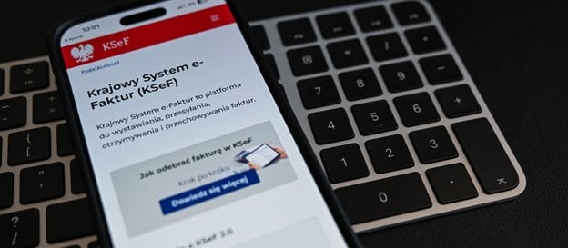 Ministerstwo Finansów tłumaczy, że wystawianie podwójnych faktur jest działaniem nieprawidłowym.