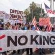 Los Angeles - po tygodniu starć z policją, tym razem pokojowa demontracja przeciw Donaldowi Trumpowi