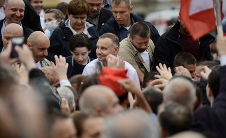 Sondaż: Duda przed Trzaskowskim o cienki włos