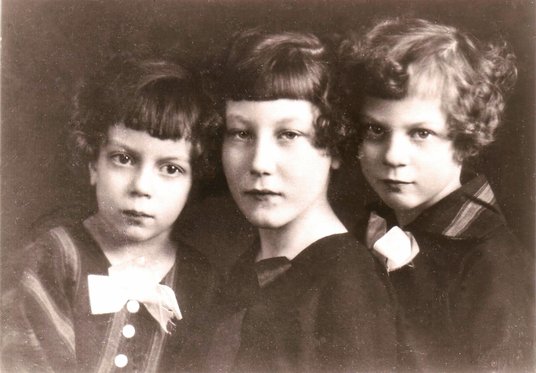 Pomnik upamiętniający ofiary zbrodni katyńskiej. Emanuel Korompay został zamordowany przez NKWD w&nb