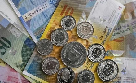 SNB interweniuje, by ujarzmić franka