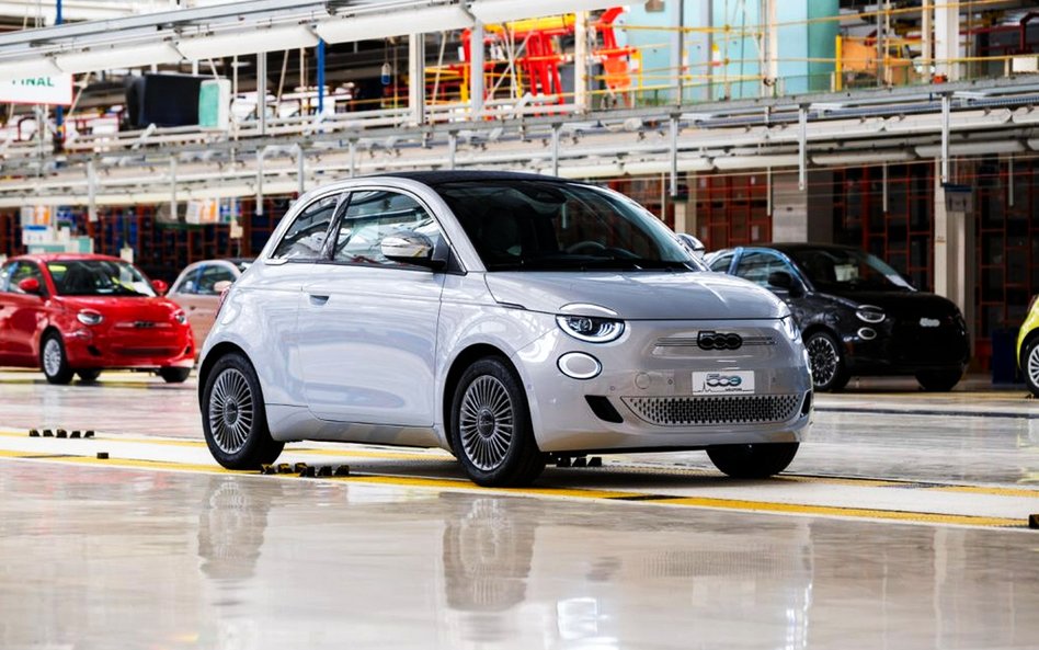 Fiat wstrzymuje produkcję Fiata 500e do 11 października