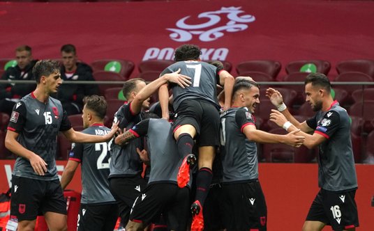 W pierwszej połowie zawodnicy z Albanii często przeważali. Na zdjęciu: radość piłkarzy gości po zdob