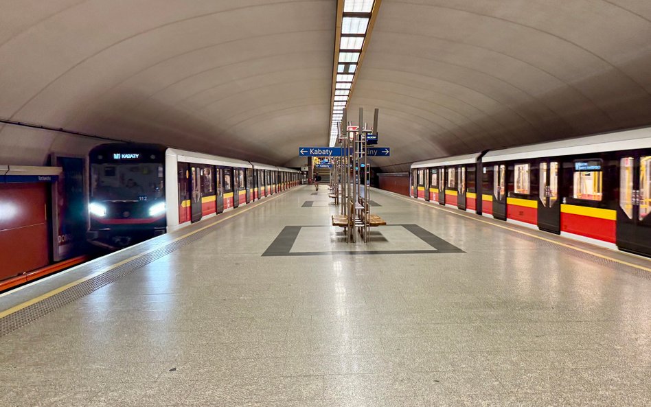 Po ponad dwóch tygodniach przerwy spowodowanej pożarem pasażerowie mogą już korzystać ze stacji Racł