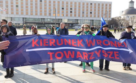 Na miesięcznicy pojawili się kontrmanifestanci