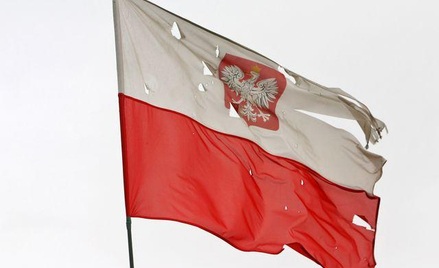 Polska flaga w bazie Ghazni w Afganistanie