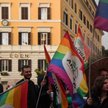 Protest przed jednym z hoteli należących do sułtana Brunei