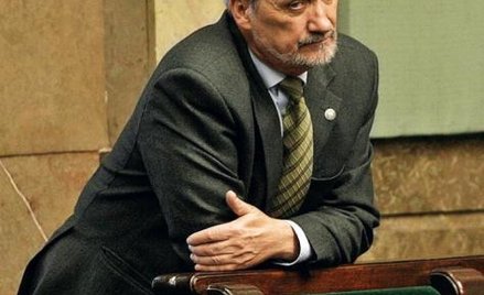 Antoni Macierewicz przekonuje, że marszałek Komorowski ma moralny obowiązek stanąć przed Sejmową Kom