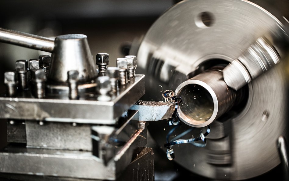 PMI dla polskiego przemysłu spadł pierwszy raz od czerwca