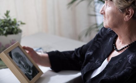 Kalkulator wyliczy kwotę zadośćuczynienia za śmierć bliskich. Prawnicy są niechętni