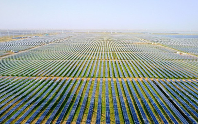 Największa na świecie elektrownia fotowoltaiczna wyposażona w falowniki Huawei Smart PV