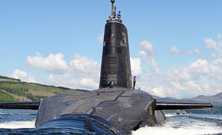 HMS Victorious, brytyjski atomowy okręt podwodny typu Vanguard, u wybrzeży Szkocji