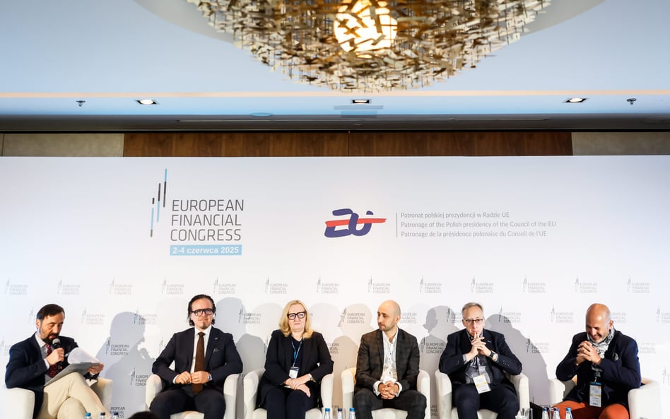 Uczestnicy debaty rozmawiali o szansach polskich przedsiębiorstw na udział w odbudowie Ukrainy po wo