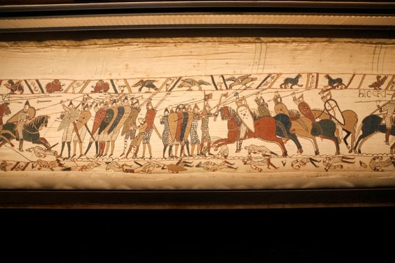 Tkanina z Bayeux przedstawia podbój Anglii przez Wilhelma I Zdobywcę i bitwę pod Hastings z 1066 r.