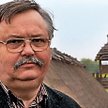 Archeolog, dyrektor Muzeum w Biskupinie, związany z nim od blisko 40 lat