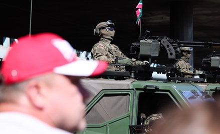 Manewry w centrum Warszawy i na Bałtyku to także element wojskowego szkolenia.