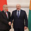 Aleksander Łukaszenko i Jewgienij Łukjanow, ambasador Rosji w Mińsku