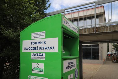 Fundacje i organizacje pozarządowe specjalizujące się w zbiórce odzieży często udostępniają tego typ