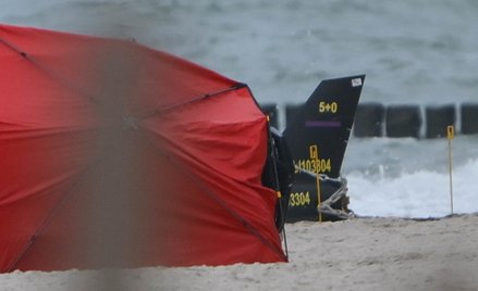 Wojskowy bezzałogowiec na plaży w Rusinowie