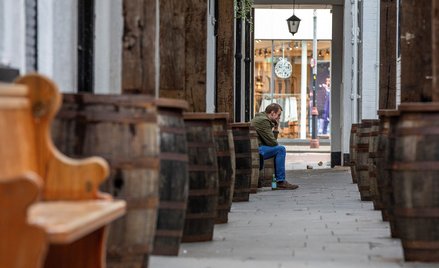 Walia zakazuje sprzedaży alkoholu w pubach i restauracjach