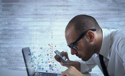 Informatyk dotrze do zleceniodawcy przecieku