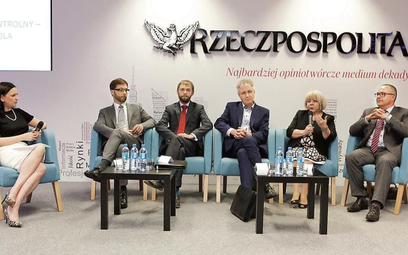Uczestnicy debaty. Od lewej: Aleksandra Tarka (dziennikarka "Rz"), Tomasz Grunwald, Marcin Sidelnik,