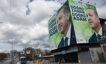 Plakat zachęcający do głosowania na Recepa Tayyipa Erdogana