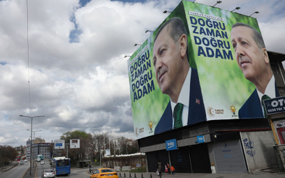 Plakat zachęcający do głosowania na Recepa Tayyipa Erdogana