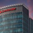 Santander mocno powyżej prognoz