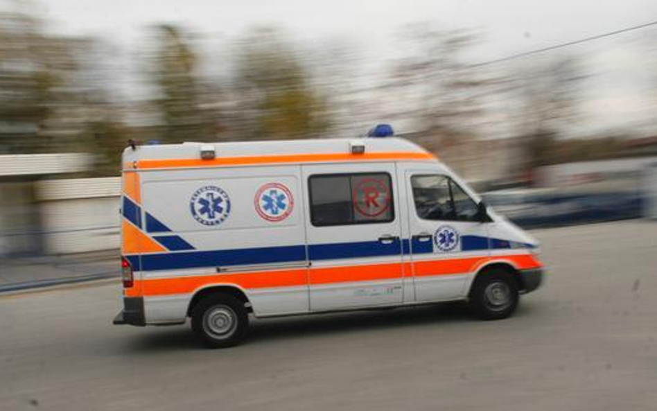 Szpitale zapłacą 18,6 proc. podatku od ambulansów przeznaczonych do transportu pacjentów