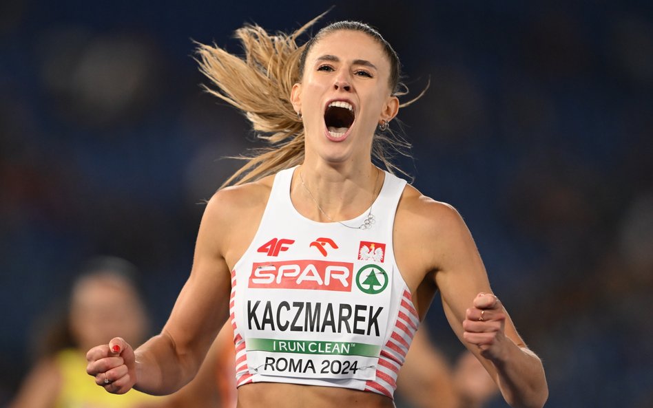 Natalia Kaczmarek cieszy się ze zwycięstwa na mecie finałowego biegu 400 m, podczas lekkoatletycznyc