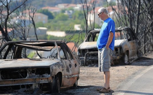 Skutki pożaru w miejscowości Kucine koło chorwackiego Splitu