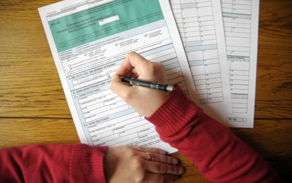Rozlicz podatek za pracownika i wypełnij PIT-40
