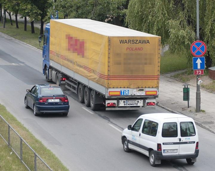 Kierowcy Przewożący Towary Niebezpieczne Z Przepisami Na Egzamin - Rp.pl