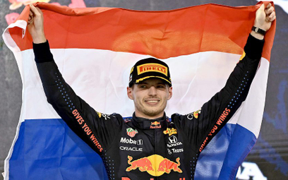 Max Verstappen,  24-letni  Holender  jeżdżący w  barwach Red  Bulla, pozbawił   Lewisa   Hamiltona  
