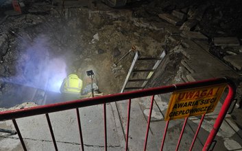Usuwanie awarii ciepłowniczej na Żoliborzu
