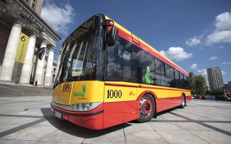 Płatności zbliżeniowe w warszawskich autobusach
