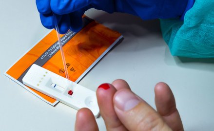 Ekspert wzywa do zakazania sprzedaży testów antygenowych