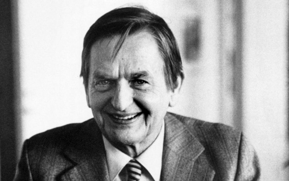 Premier Olof Palme w Sztokholmie 28 lutego 1986 roku, dziewięć godzin przez zabójstwem