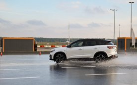 Szkolenia przeznaczone są dla kierowców w wieku 60+, posiadających prawo jazdy kat. B.