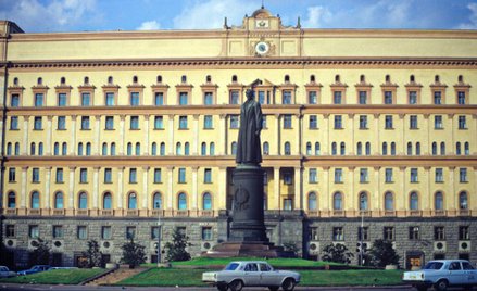 Lata 70. ubiegłego wieku - złote czasy KGB: Dzierżyński przed jego moskiewską siedzibą