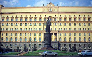 Lata 70. ubiegłego wieku - złote czasy KGB: Dzierżyński przed jego moskiewską siedzibą