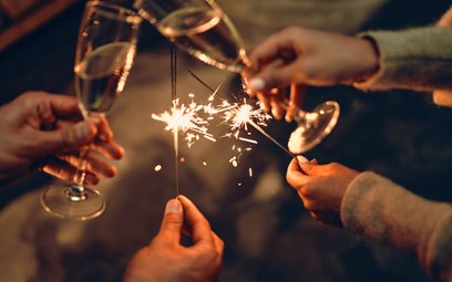 O północy każdy z obecnych na warszawskim bulwarze Pattona otrzyma do zapalenia zimne ognie