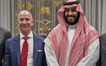 Jeff Bezos, szef Amazona, z księciem Arabii Saudyjskiej Mohammedem bin Salmanem w Rijadzie, listopad