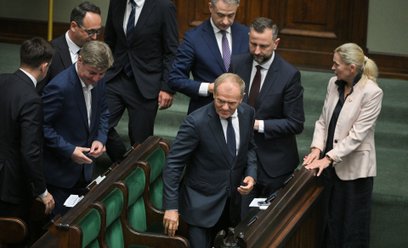 Donald Tusk w rządowych ławach