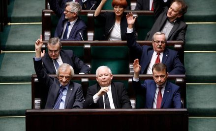 Lista powodów, dla których Jarosław Kaczyński mógłby zdecydować się na przyspieszone wybory, jest dł
