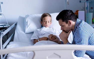 Rodzic w szpitalu zapłaci za łóżko, ale nie za obecność przy dziecku