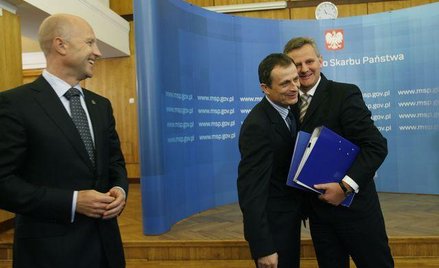 Od lewej: prezes PZU Andrzej Klesyk, wiceminister skarbu państwa Zdzisław Gawlik, minister Aleksande
